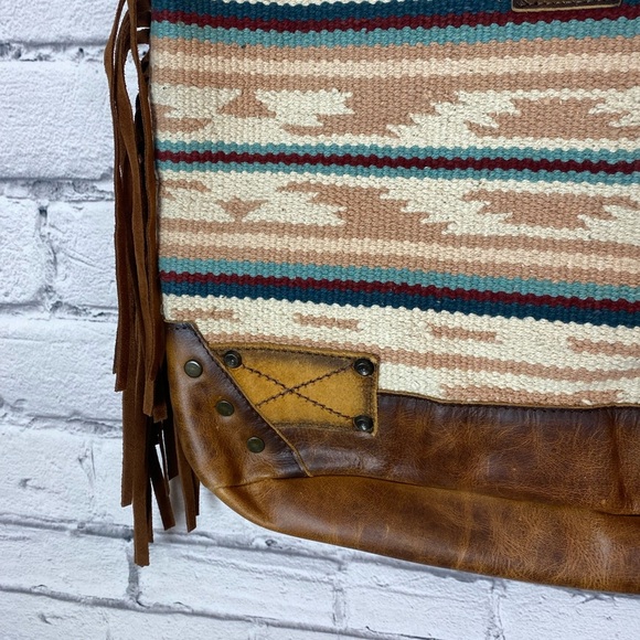 STS Palomino Millie Multi-Light Pink Serape Collection Crossbody Bag FRINGE NEW - Picture 4 of 11